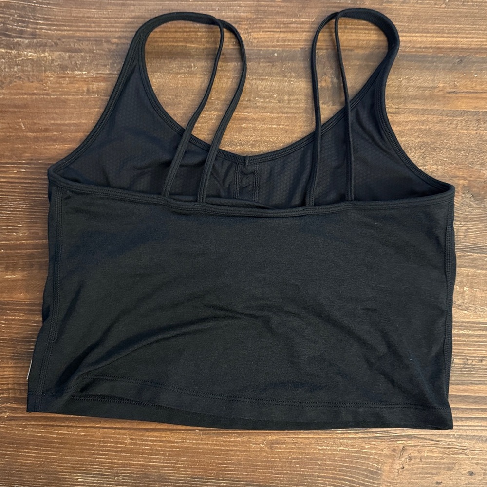 Vuori Black Crop Top - Picture 2 of 2